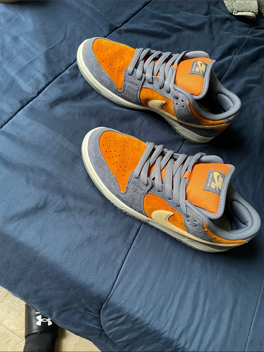 Nike SB Dunk Low
Light Carbon Monarch